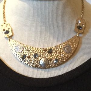 Collar necklace